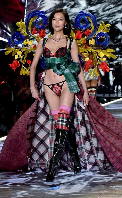 Liu Wen, 2018 Victoria's Secret Fashion Show, Runway